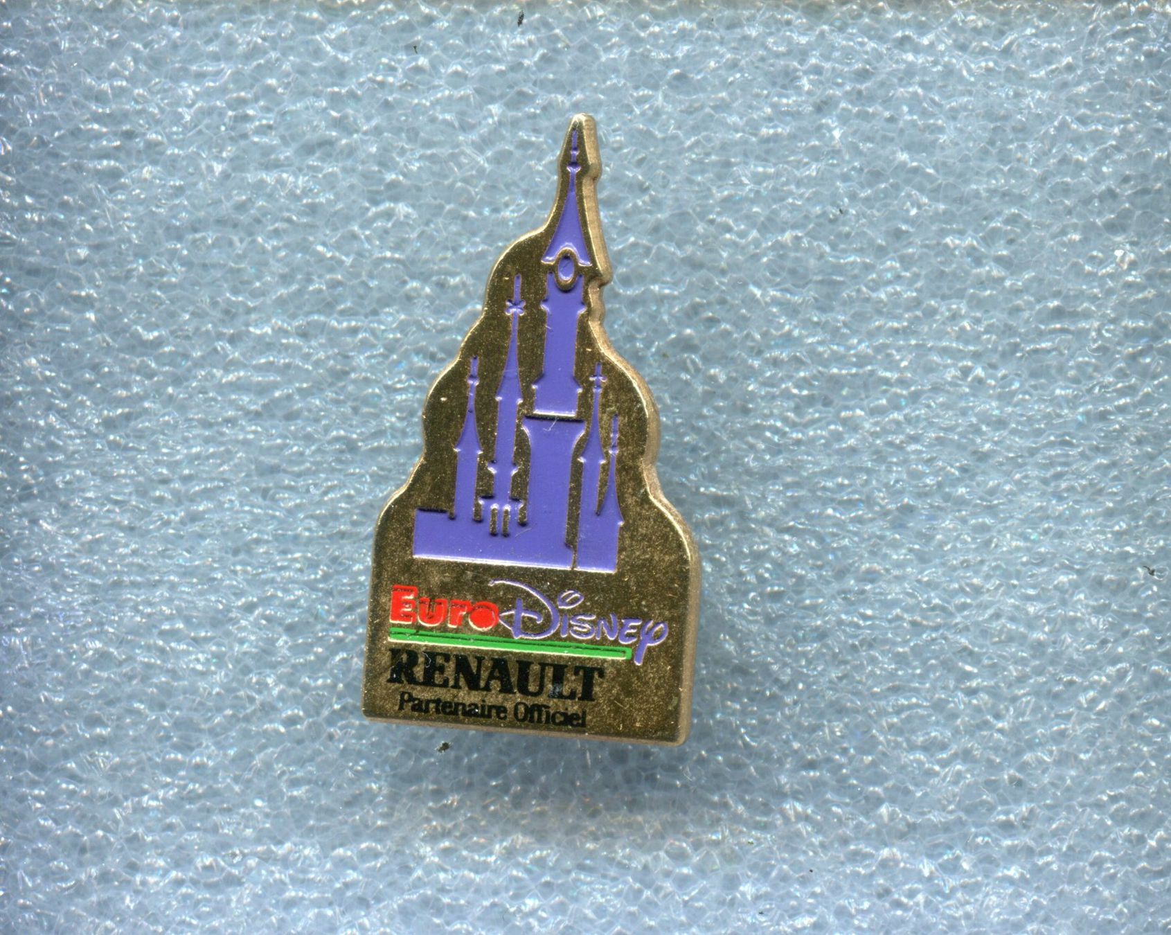Disney Plaketten & Abzeichen: Euro Disney  Schloss – Gebraucht aus Winterthur von Sammleroase