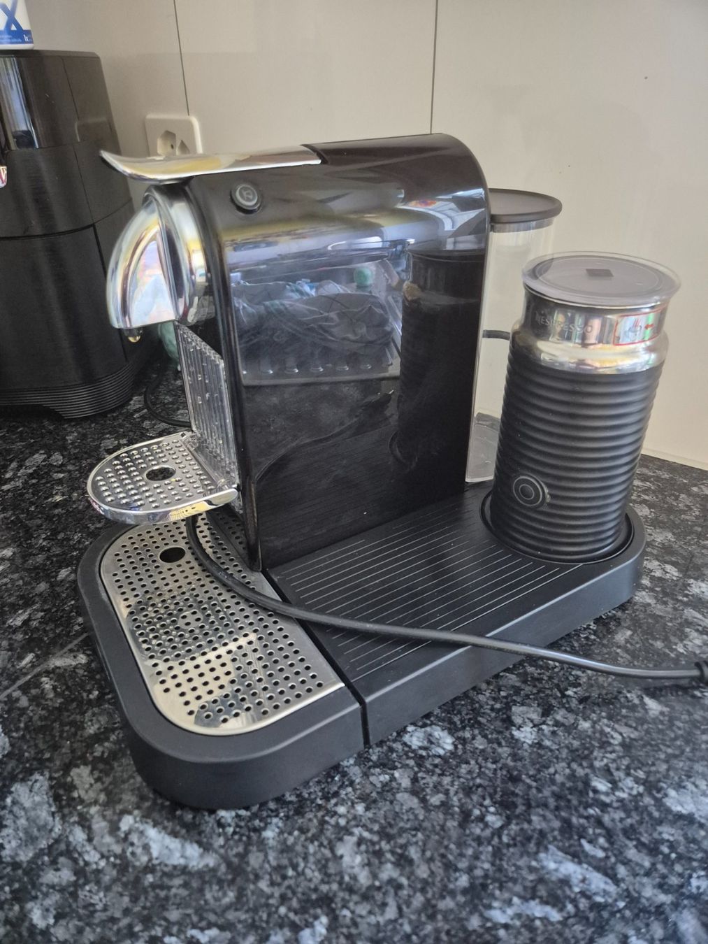 Macchine per caffè & Macchine per espresso: Nespresso CitiZ & Milk – Usato da Winterthur venduto da Neuesim
