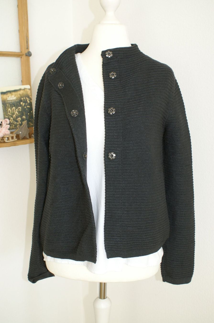 Tom Tailor Giacche: Strickjäckli von Tom Tailor, Gr. S, in dunkelgrau – Usato da Grüt (Gossau ZH) venduto da o-nyx 2