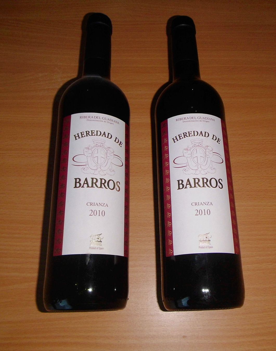 Vino: 2 Fl. Heredad de Barros, 0.75 cl,   Crianza - 2010, Spanien – Nuovo e nell'imballaggio originale da Root venduto da Amone01