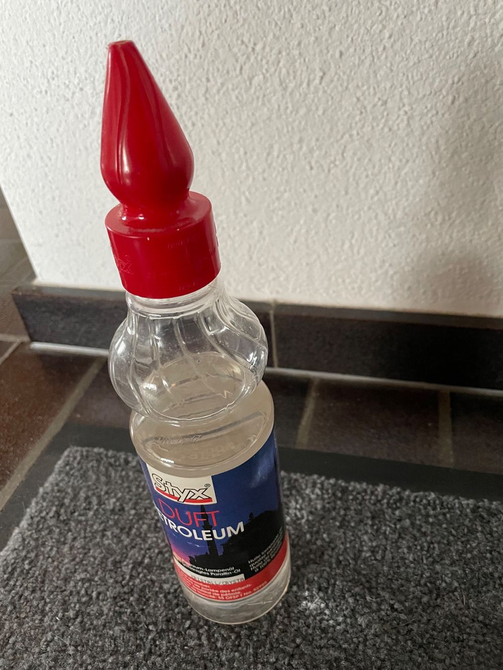 Sonstiges für Haushalt & Wohnen: Premium Lampen öl Duft Petroleum – Gebraucht aus Esslingen von Zeppi1 1