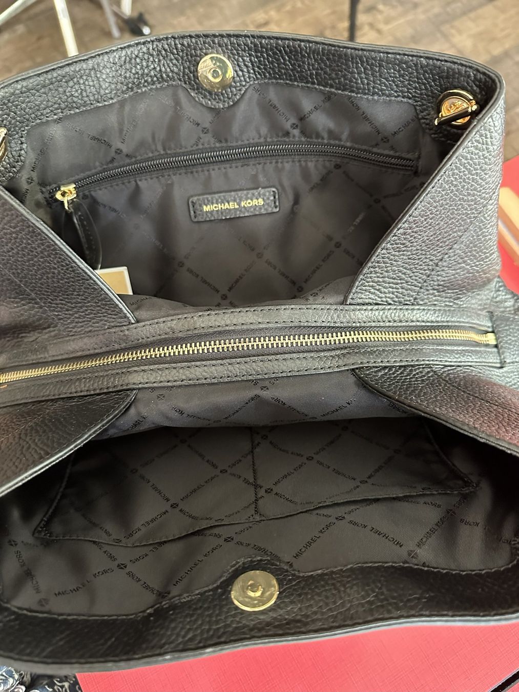 Michael Kors Borse da donna: Sac Michael Kors – Nuovo e nell'imballaggio originale da Lausanne venduto da Liinoa 2