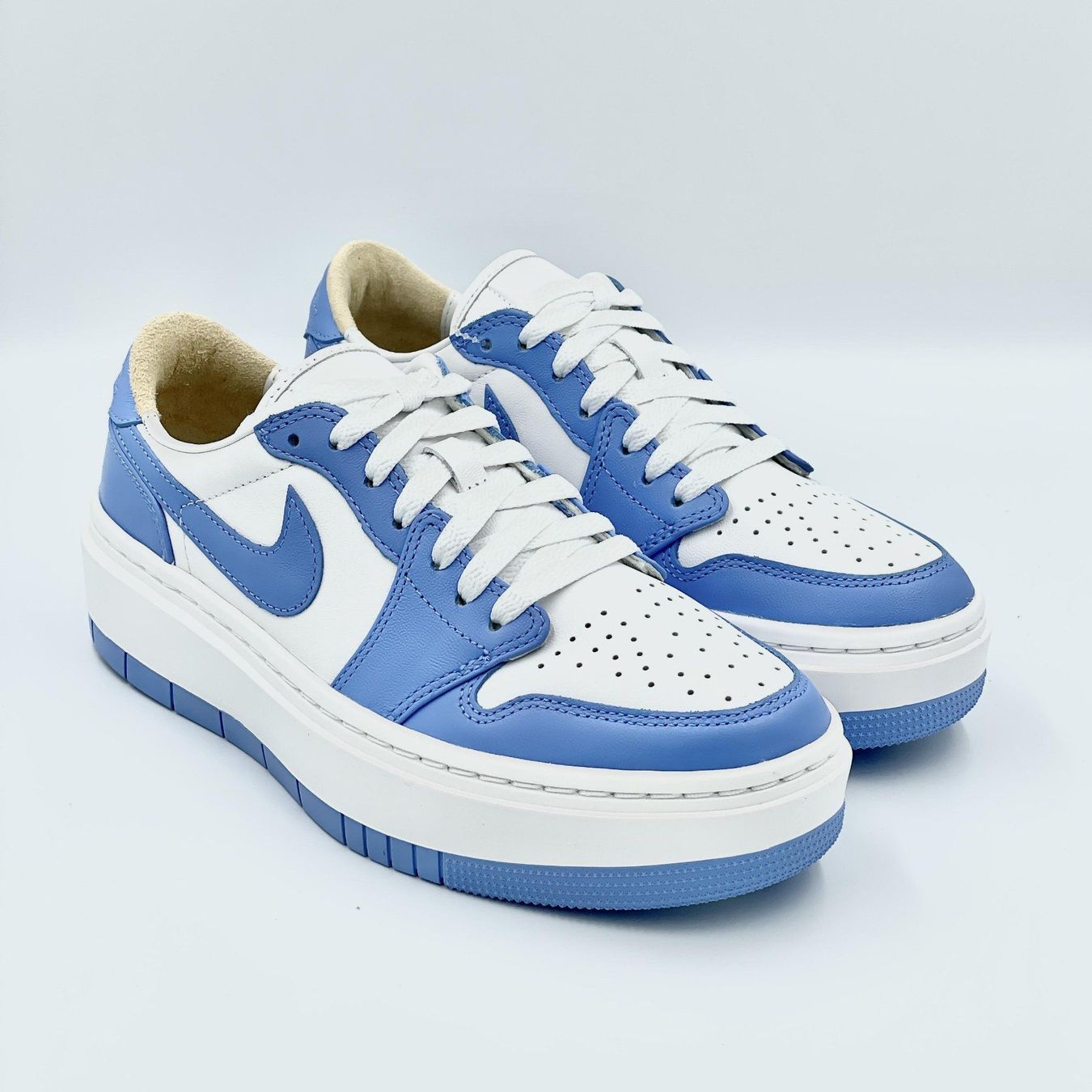 Jordan Scarpe da donna: Jordan 1 Low Elevated University Blue EU 37.5 – Nuovo e nell'imballaggio originale da Erlinsbach venduto da sasneakers