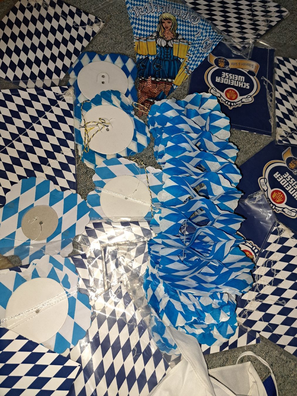 Tutte le decorazioni: oktoberfest Party Deko Outfits neu – Nuovo (secondo la descrizione) da Kölliken venduto da Upcycling-by-Mc-TAM 7