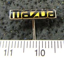MAZDA AUTO LOGO KLEIN-FEIN ANSTECKNADEL ABZEICHEN GLASIERT