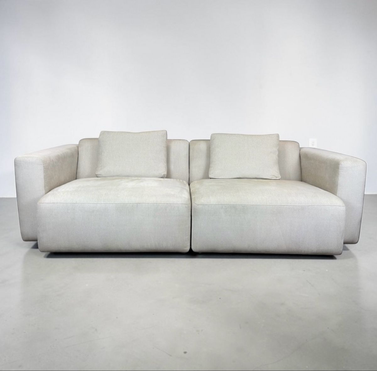 Interio Sofas: Interio 2-Sitzer-Sofa, Cremebeige Stoff – Gebraucht aus Bachenbülach von Sofalab.swiss 3