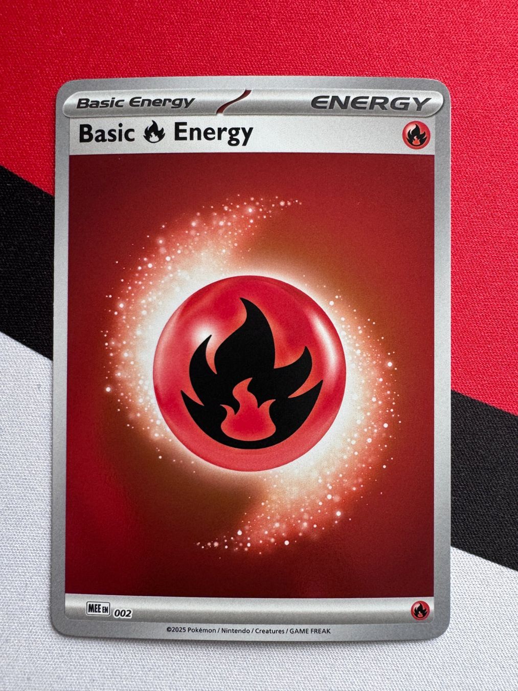 Pokémon Sammelbilder & Trading cards: Pokémon TCG - Basic Fire Energy Reverse Holo (MEE002) EN – Neu (gemäss Beschreibung) aus Oberwil BL von Chelsea26