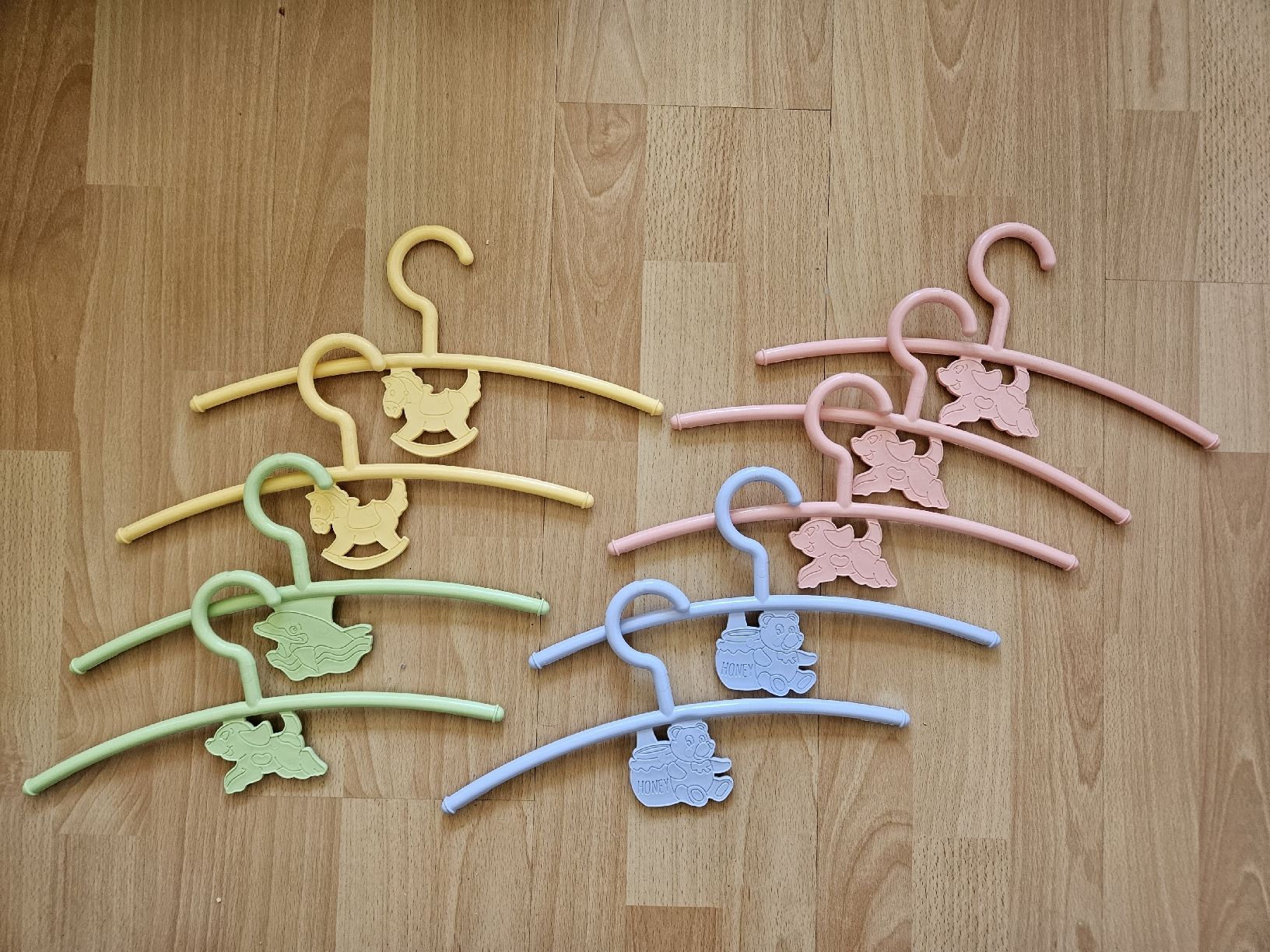 Appendiabiti: Kinder Kleiderbügel 9 Stk. – Usato da Zürich venduto da Kris8050