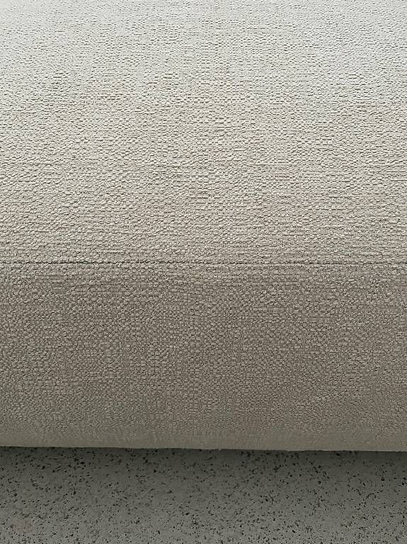 Minotti Sgabelli: Minotti Beige Ottoman Groundpiece Pouf Basis Element – Usato da Zürich venduto da bottega.bernardo 2