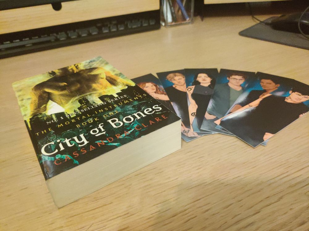 Mortal Instruments #1 + 6 Illumicrate Bookmarks | Kaufen auf Ricardo