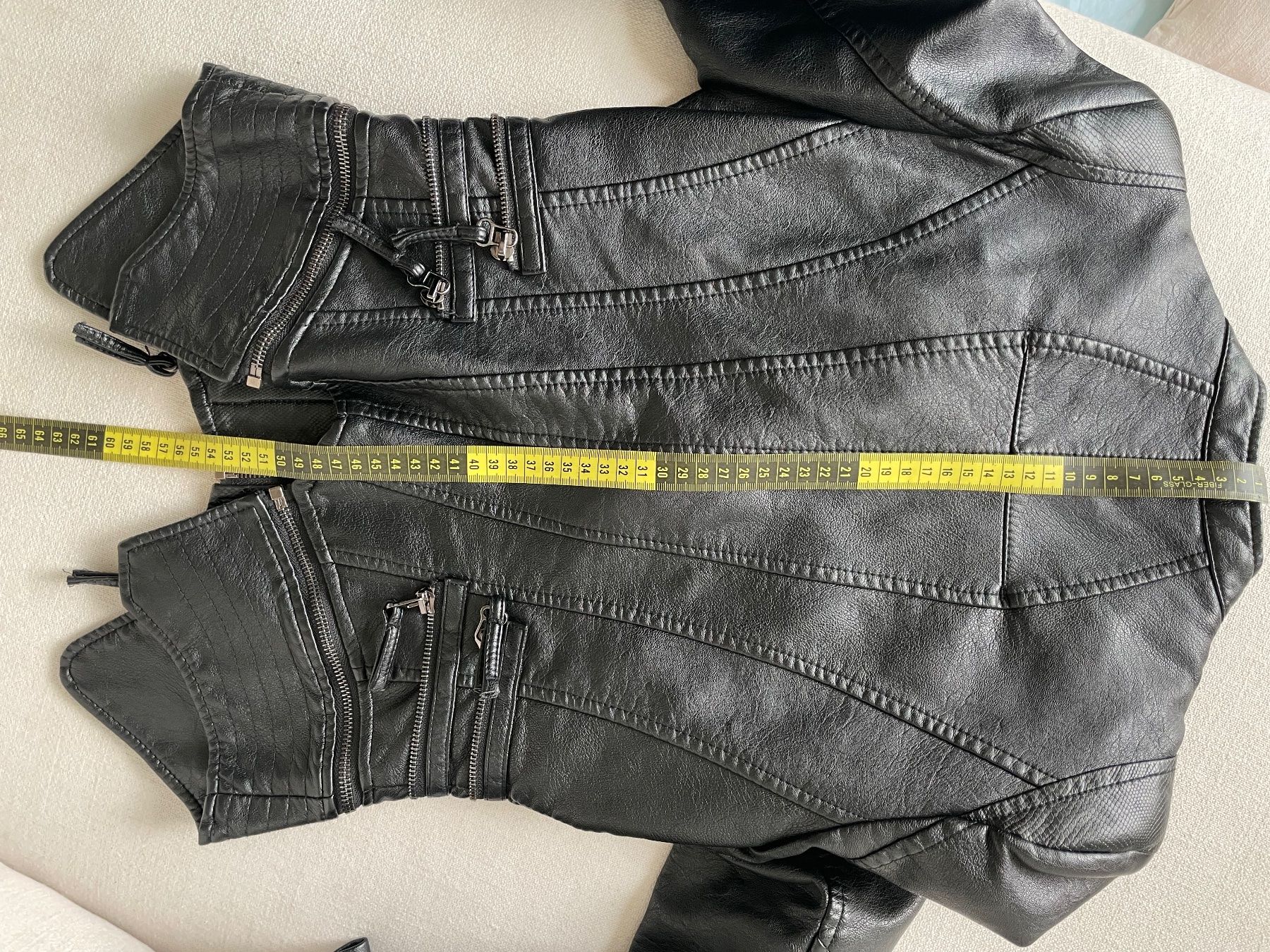Giacche: Statement Biker Lederjacke Vintage, taillierter Schnitt – Usato da Schindellegi venduto da Ellaesyam 8