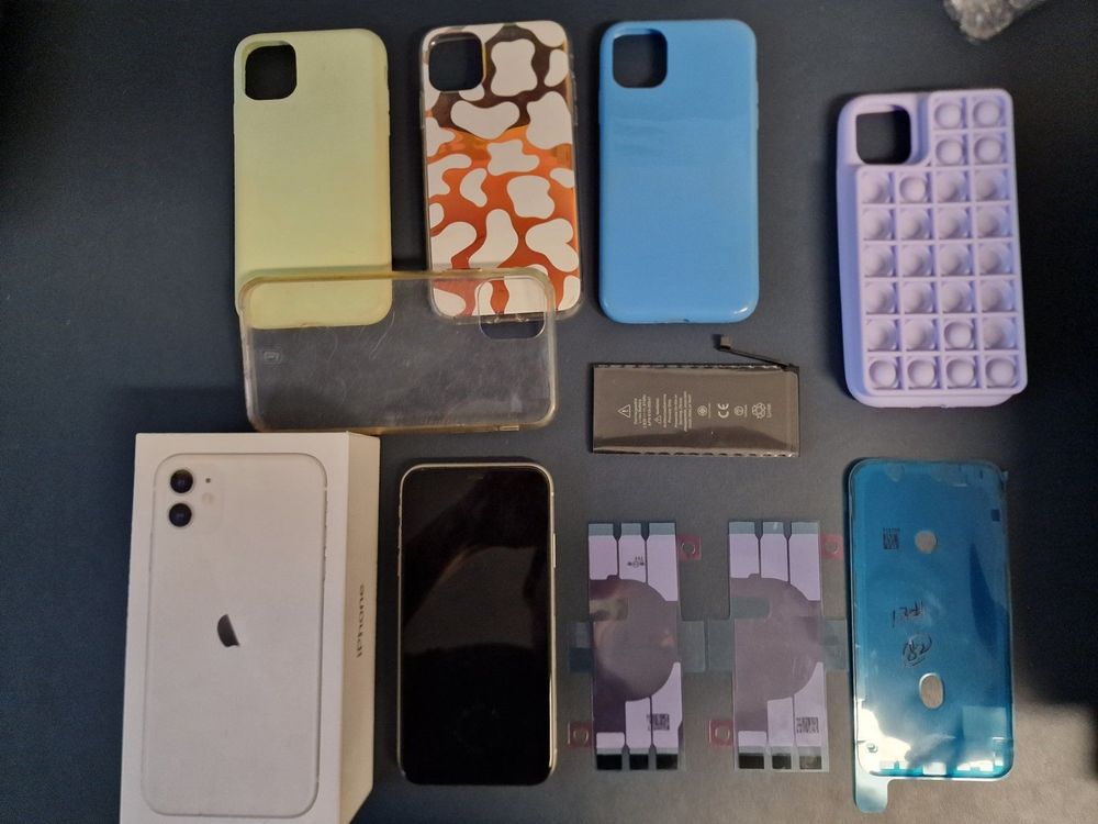 Apple iPhone 11, 64 Go, blanc, entièrement débloqué (remis à neuf