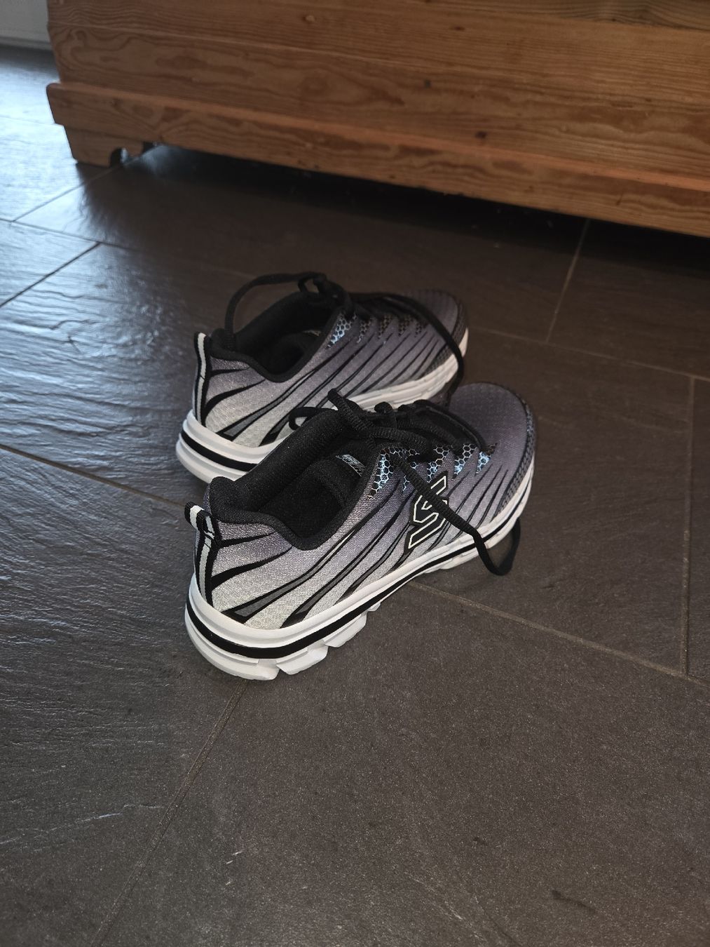 Skechers Scarpe per ragazzi: Skechers Turnschuh – Nuovo (secondo la descrizione) da Russikon venduto da Blume0121