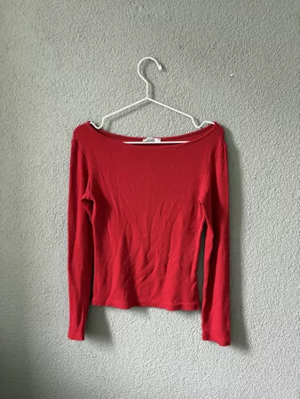 Haut à manches longues rouge marque Olé état correct