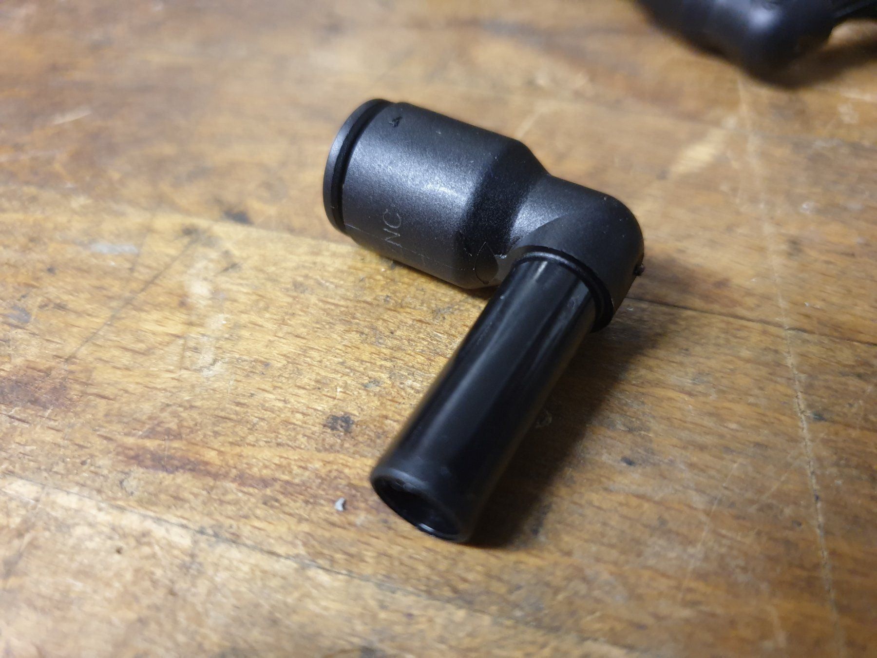 Tutti gli attrezzi: Legris Winkel 90 Grad 8mm 5/16 – Nuovo e nell'imballaggio originale da Langenthal venduto da Physycer0 4