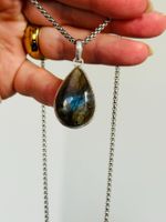 Fashionable labradorite necklace