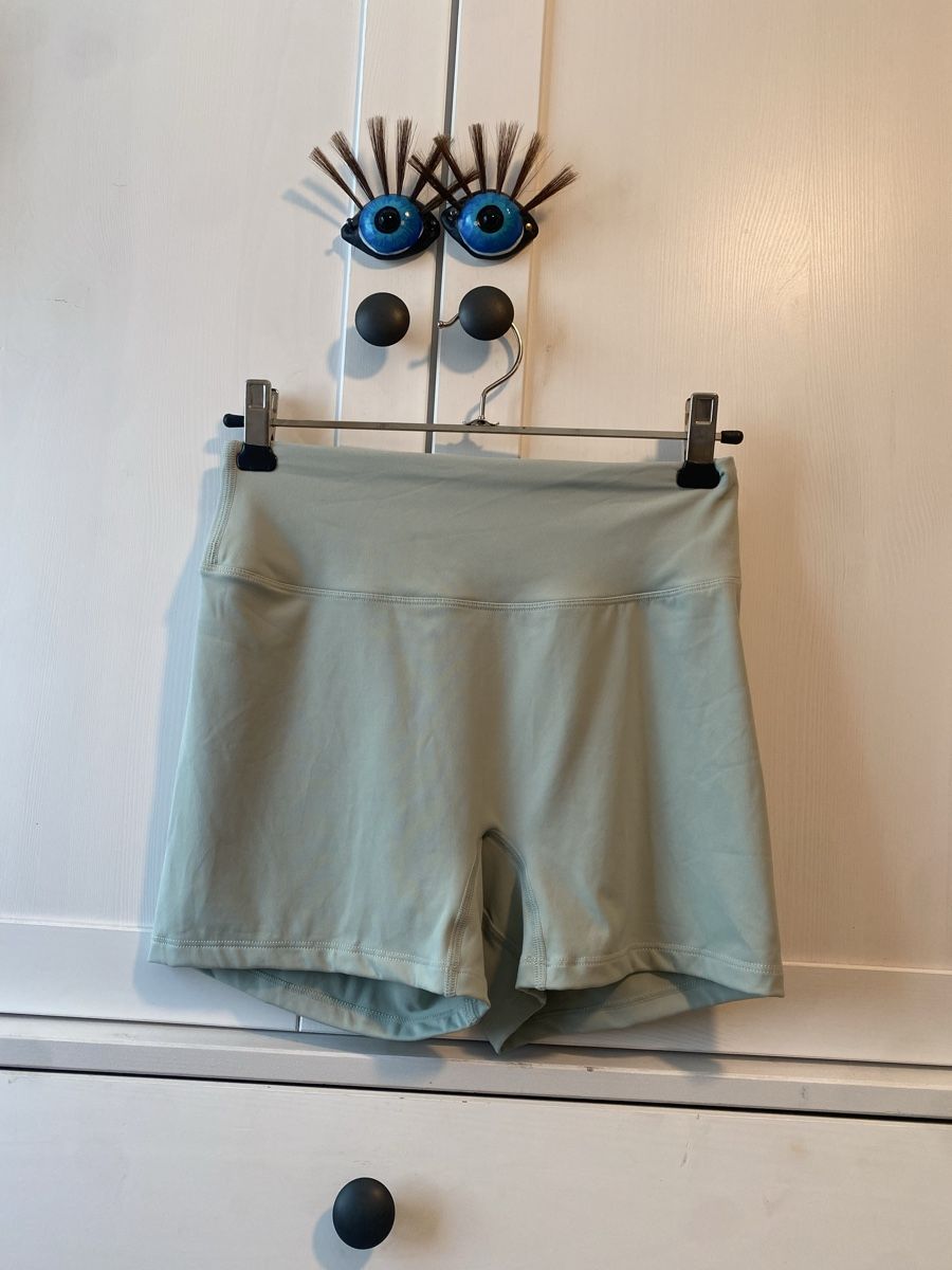 Lotti di vestiti: Sport Set – Usato da zürich venduto da venezi 2