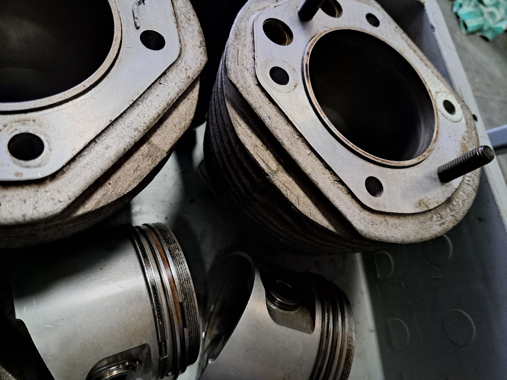 BMW Tutti i ricambio per moto: Pistons et Cylindes BMW R80 – Usato da Marin-Epagnier venduto da prochat