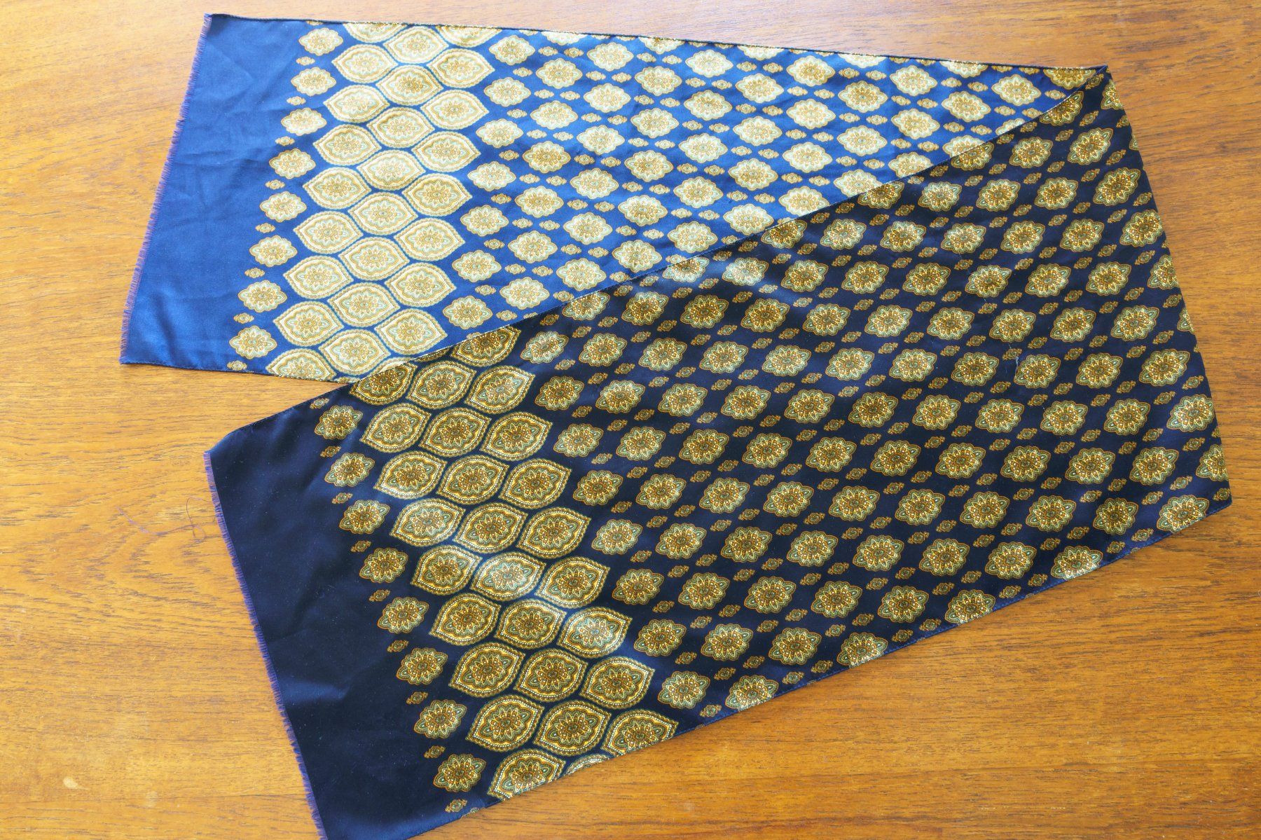 Foulard & Sciarpe: Seidenschal 29x136 – Usato da Zürich venduto da quepassa