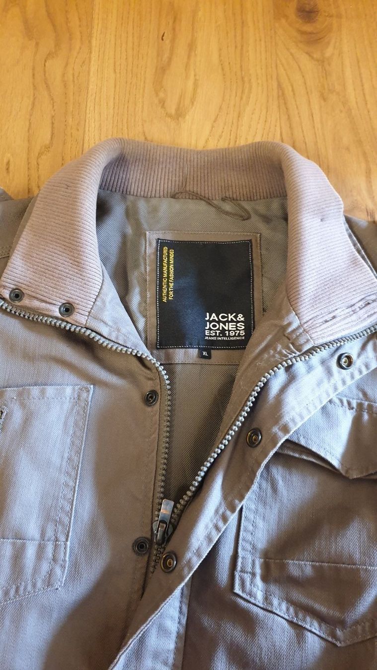 Jack & Jones Giacche: Jack & Jones Jacket Olivgrün – Usato da Buchs AG venduto da Stunner 1