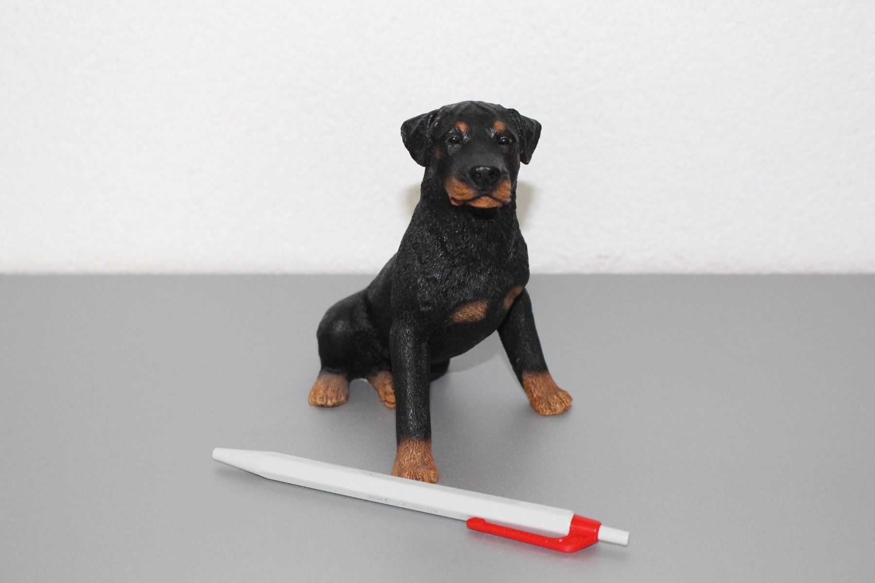 Statuette: Sammlerfigur Rottweiler, stehend, Vintage – Usato da Bösingen venduto da Asta0