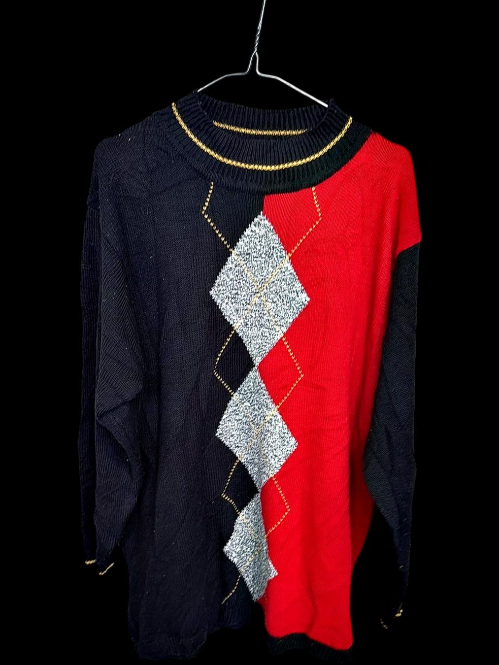 Maglioni & Felpe: Alia Argyle Pullover - Schwarz & Rot mit Goldborte - Größe – Usato da Zug venduto da vinokilo 1