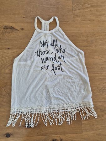 Hollister Top mit Fransen, Grösse M, ideal für Sommer!
