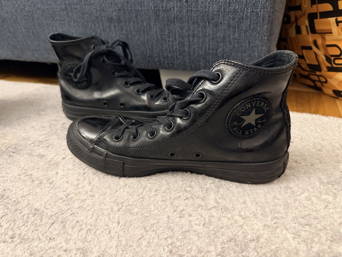 Scarpe da uomo: Leder Converse schwarz Lack Grösse 37 – Nuovo (secondo la descrizione) da Volketswil venduto da ile_gng5