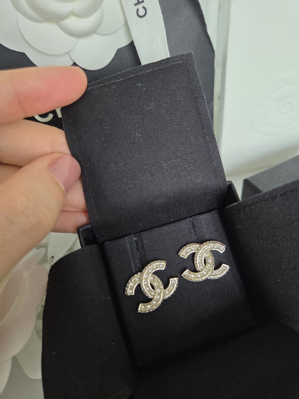 Chanel Boucles d'oreille: Chanel – D'occasion à Lausanne par fashionistagirlie 2