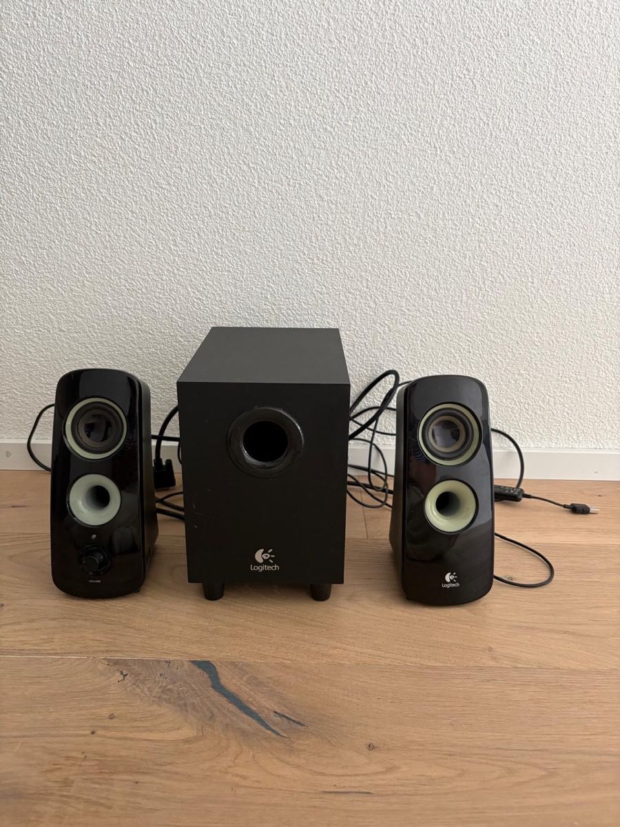 Logitech Haut-parleurs: Logitech Lautsprecher – D'occasion à Brunnen par eli_8ykg 3