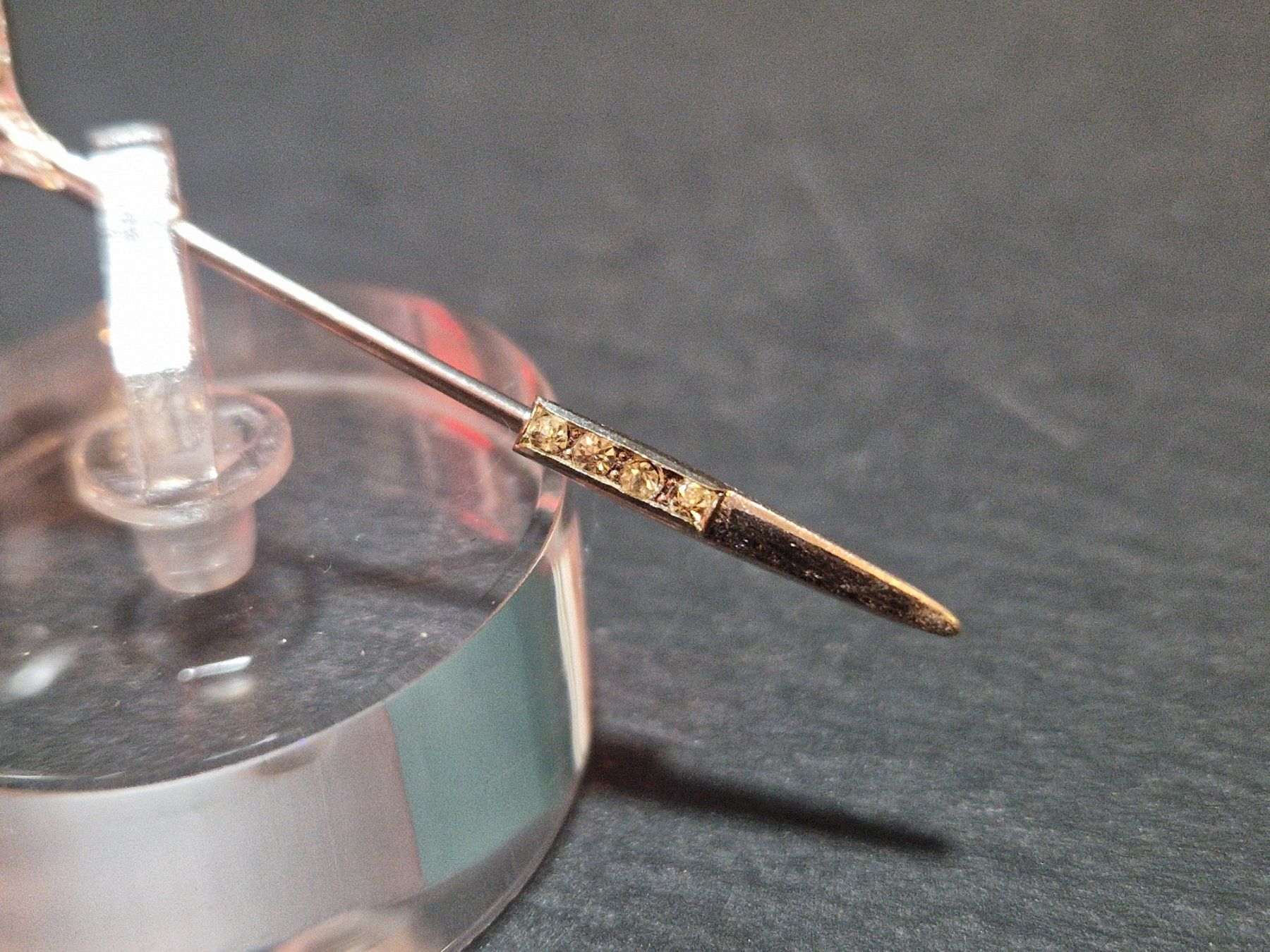 Spille & Fermagli: Anstecknadel mit Perle & Strass – Usato da Winterthur venduto da Sadega 2