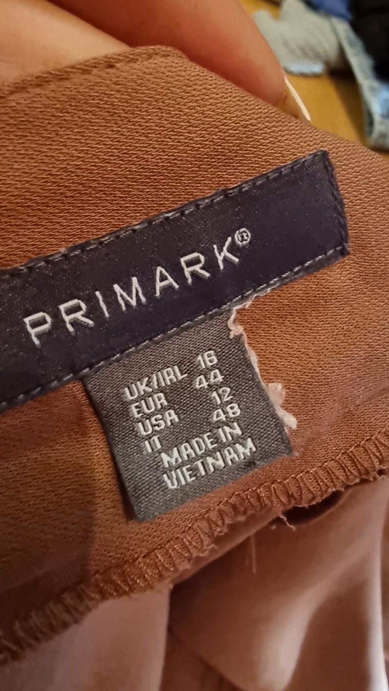 Pantaloni: Elegante Stoffhose mit Gürtel Gr. 44 – Usato da Wald ZH venduto da CapLux 6