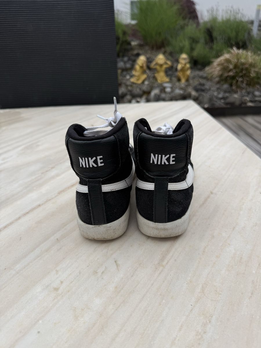 Nike Scarpe da uomo: Schwarze Nike Blazer Grösse 38.5 – Usato da Engelburg venduto da mia_n6tr 2