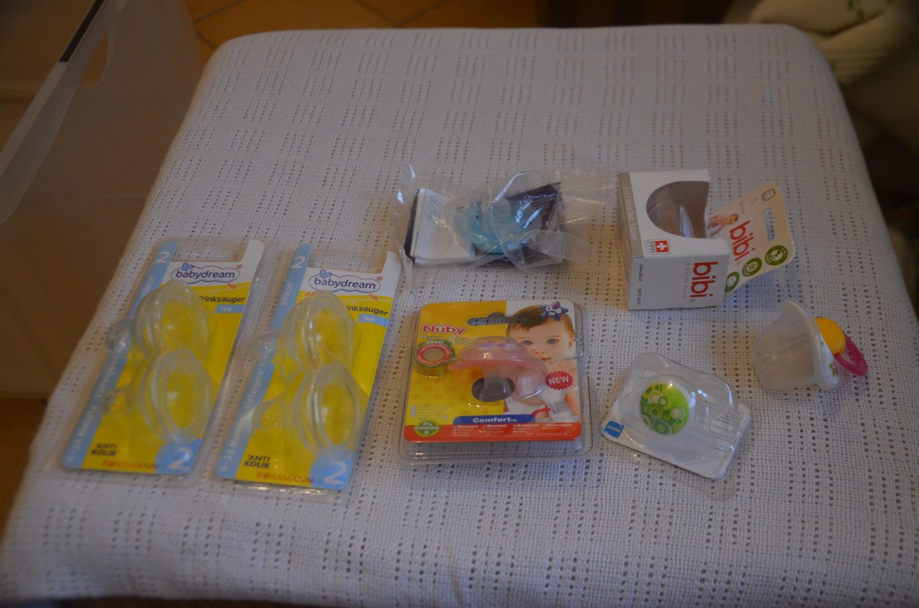 Succhiotti & catenelle porta ciuccio: DIVERSE BABY NUGGI NEU – Nuovo e nell'imballaggio originale da Chiasso venduto da Dolly015