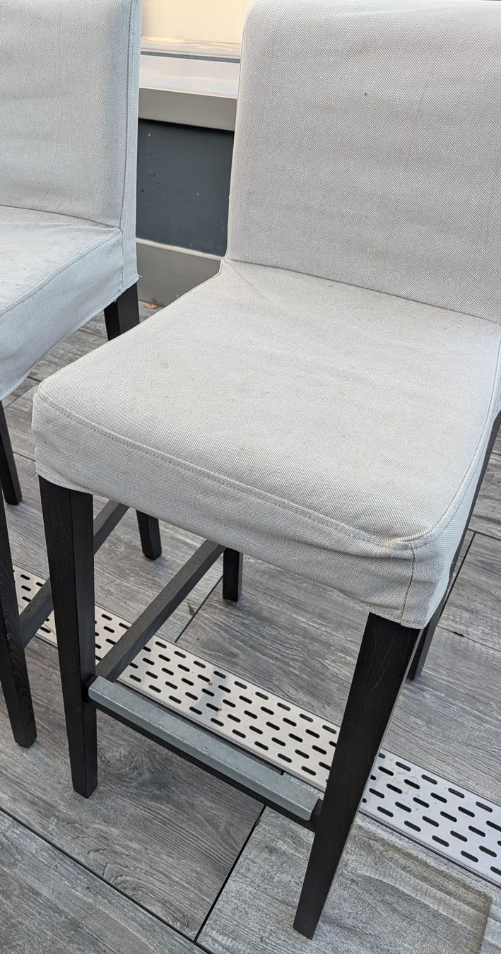 Sgabelli: Barhocker Stoff grau Metallfuss dunkel gebraucht 2 Stk – Usato da Rotkreuz venduto da mar_6vmq