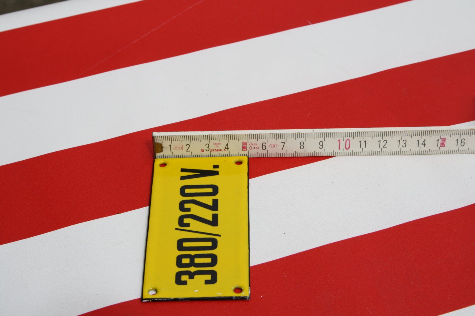 Insegne: EMAILSCHILD 380/220 V. VINTAGE – Usato da Wauwil venduto da Pneuedy 6