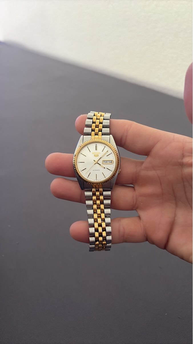 Seiko Orologi: Seiko 5 Automatic Two-Tone Watch - Great Condition! – Usato da Wil SG venduto da Carioca84