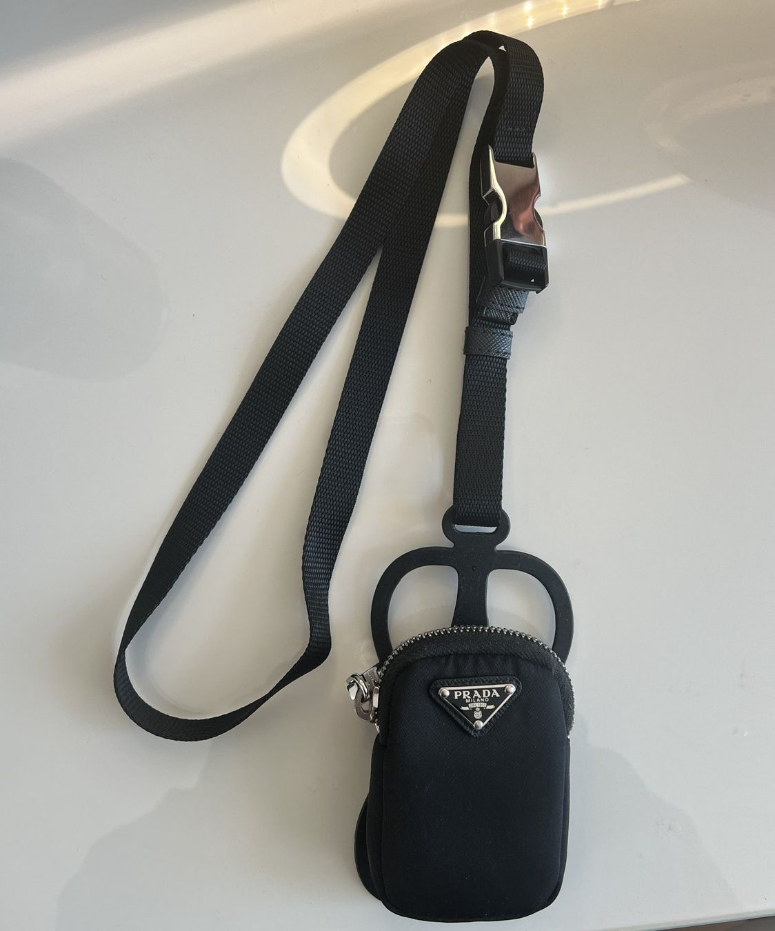 Prada Borse: Prada Re-Nylon Smartphone-Etui – Usato da Bülach venduto da deinmica