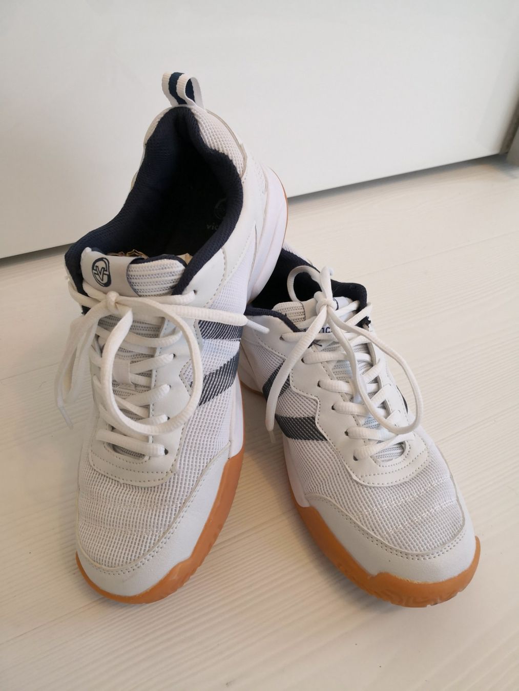 Victory Damenschuhe: 🤩VICTORY SNEAKER WEISS – Gebraucht aus Olten von Naja-Twins-Twins 6