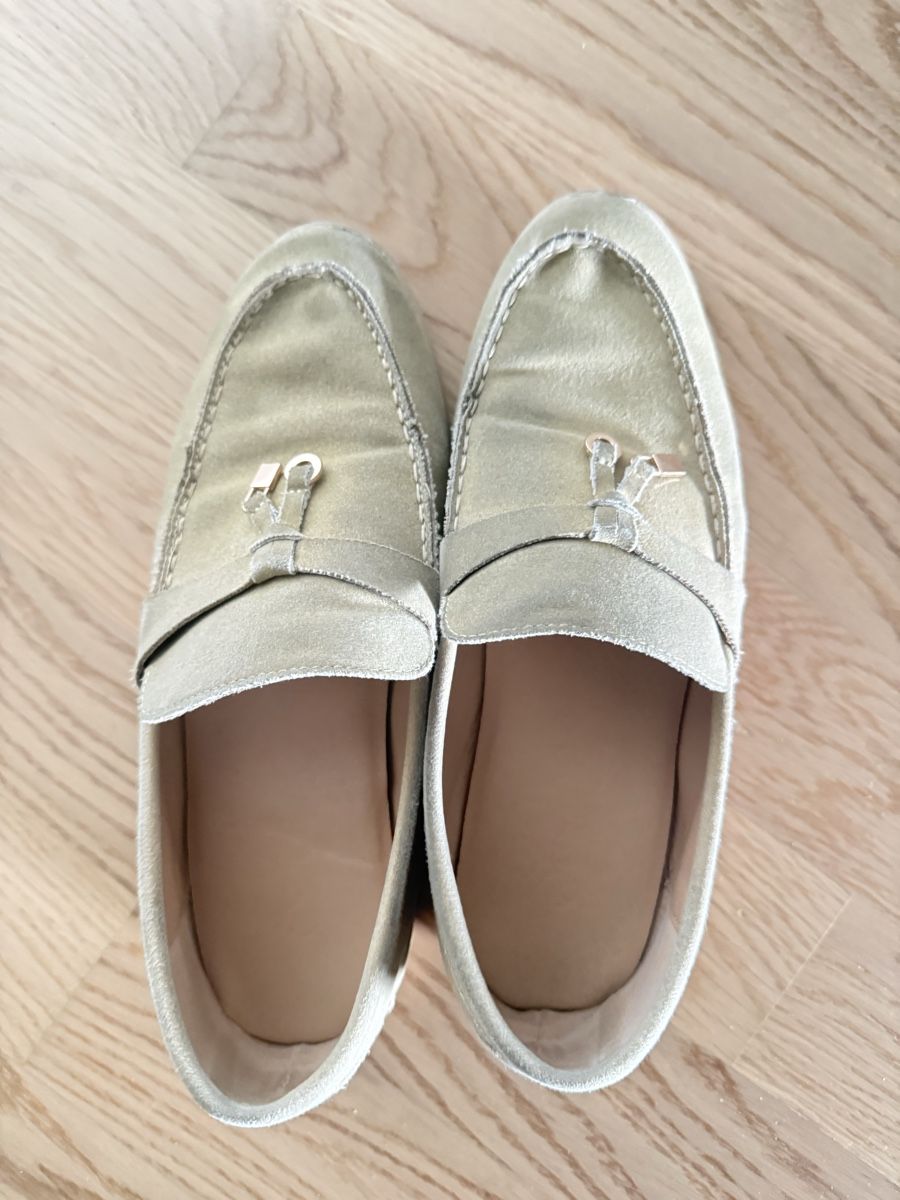 Scarpe da donna: Slipper beige Wildlederoptik gebraucht Zustand – Usato da Dübendorf venduto da zhe_69pd 1