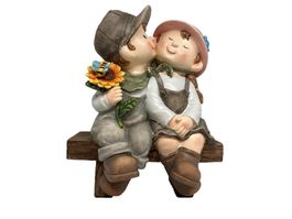 Figur sitzend Junge und Mädchen auf Bank 23 cm (10603)