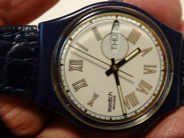 Swatch Montres: S-WATCH HERREN UHR,QUARTZ.SWISS MADE.DATE.TAG.LÄÜFT – D'occasion à zürich par ahmad01 8