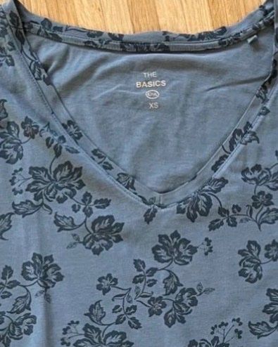 C&A T-Shirts: Damen Langarmshirt, The Basics, Gr. XS, Blumenmuster – Gebraucht aus Ittigen von franzis6 1