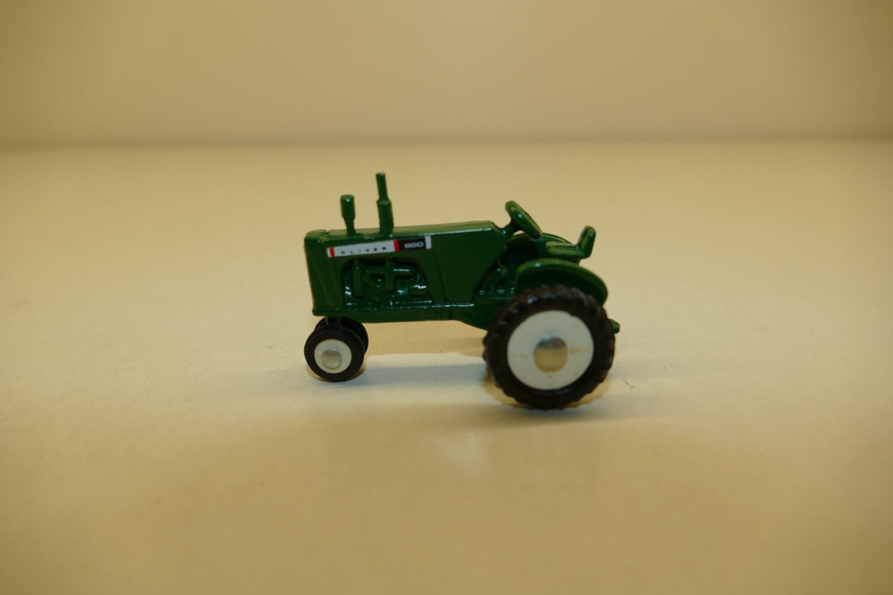 Kit di modellismo & Modellini statici: Metallmodel: Traktor Oliver 880 – Nuovo (secondo la descrizione) da Niederhasli venduto da rail-duerst 1