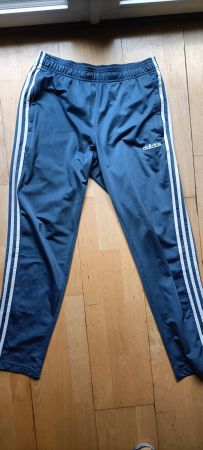 Adidas Trainingshose blau Grösse M guter Zustand