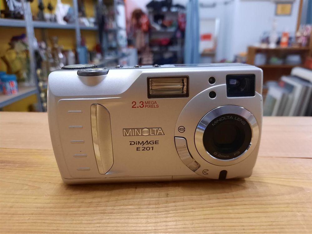 minolta dimage e201