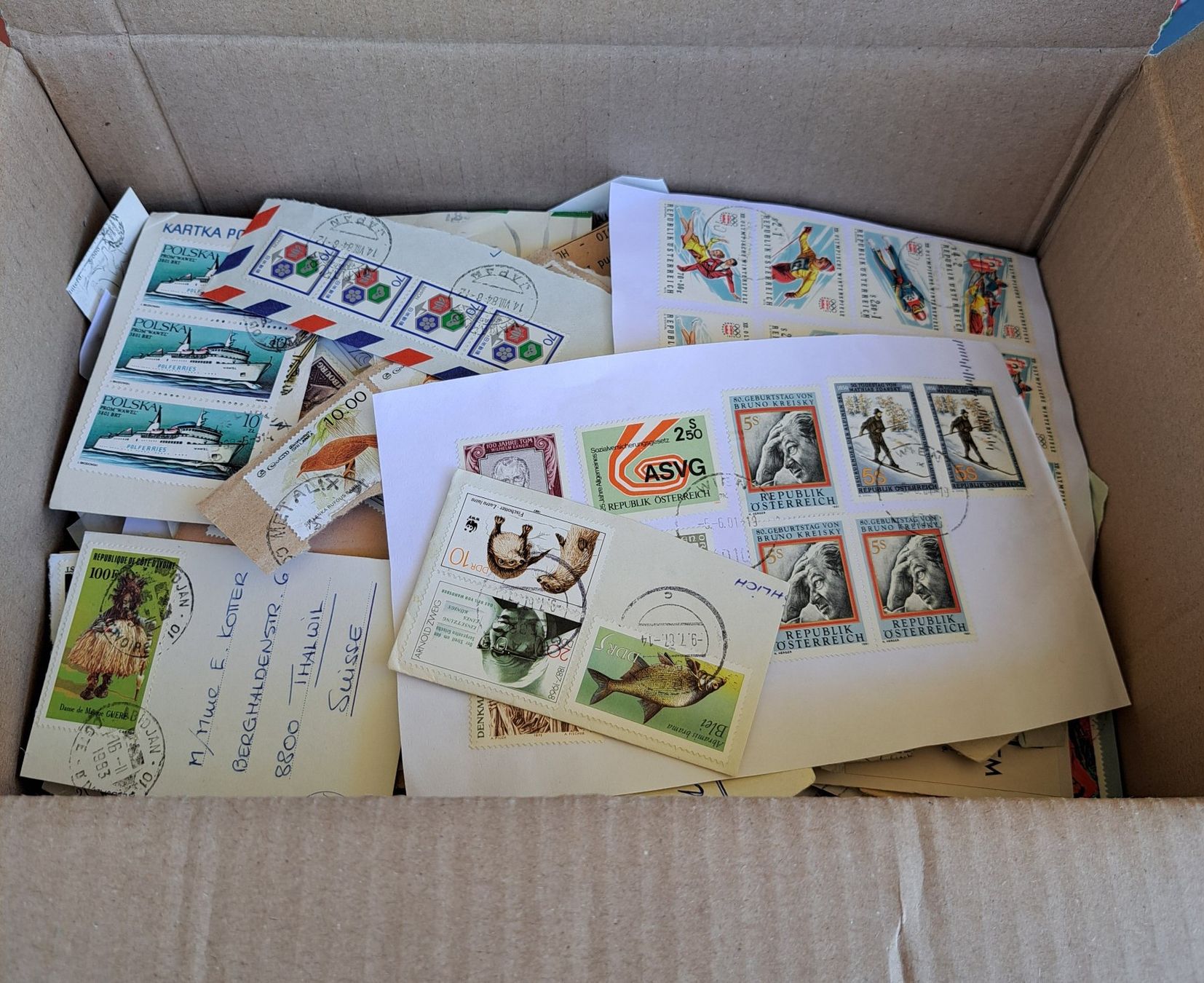 Tutti i francobolli: Timbres Monde 1 kg – Usato da Biel/Bienne venduto da ESOXMAN