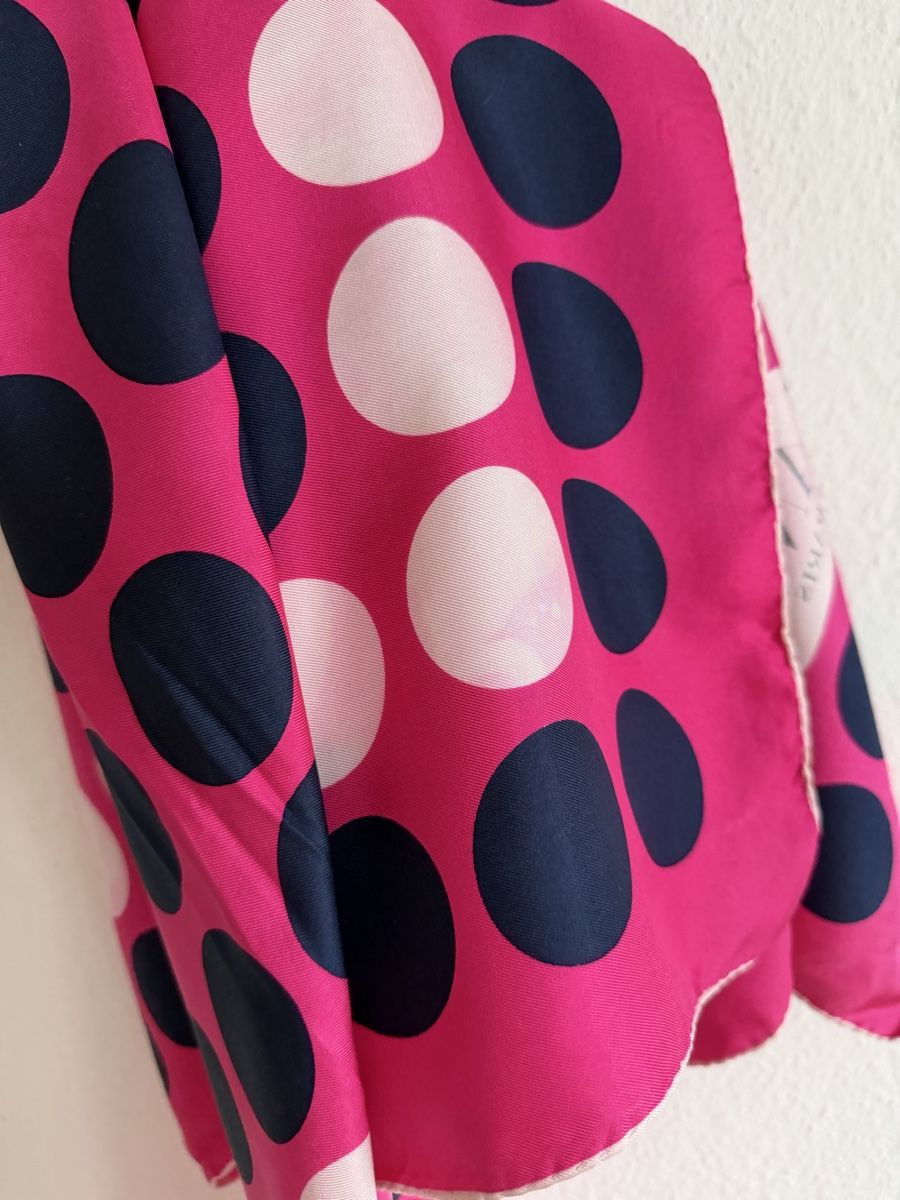 Lanvin Foulard & Sciarpe: Foulard en soie de Lanvin – Usato da Cressier FR venduto da Kvito4ka 8
