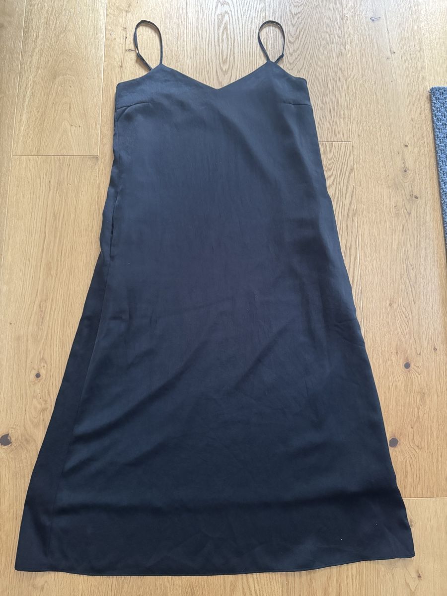 Uniqlo Vestiti: Satinkleid mit Taschen Gr S – Usato da Luzern venduto da wet_7bm6