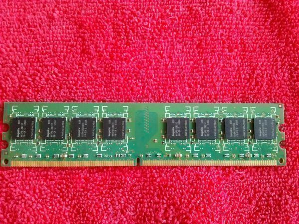 Memory / RAM: 1 GB hynix PC2-4200U-444-12 – Gebraucht aus Zürich von Zurich 5